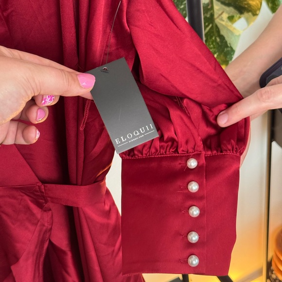 Elegant Red Wrap Dress - Picture 2 of 4